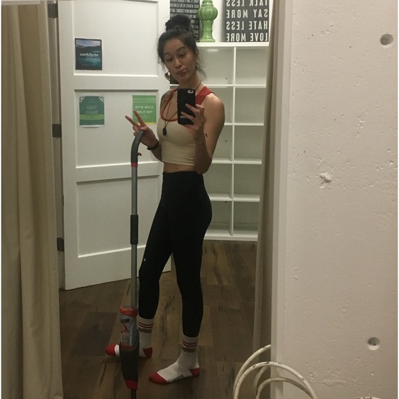 Meet your Posher, Sandy - Picture 3 of 3